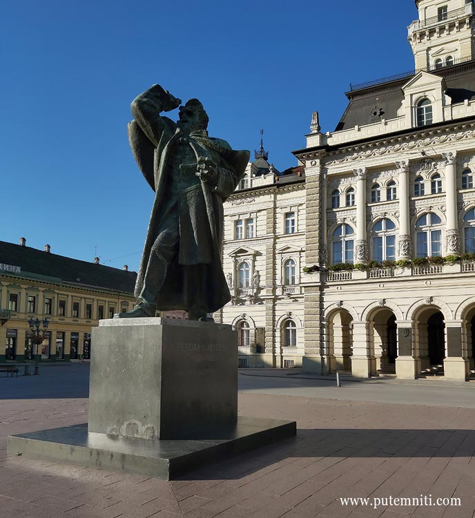 Trg slobode, Spomenik Svetozaru Mileticu