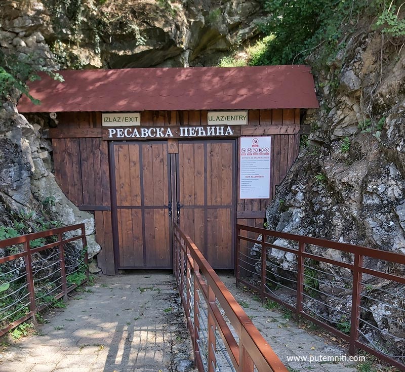 Ulaz u Resavsku pećinu