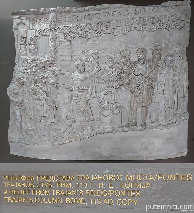 Reljefna predstava Trajanovog mosta na Trajanovom stubu u Rimu